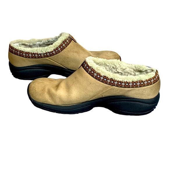WOMENS MERRELL ENCORE ICE SLIPON SIZE 8 CLOG BROWN & FUR - Picture 2 of 6